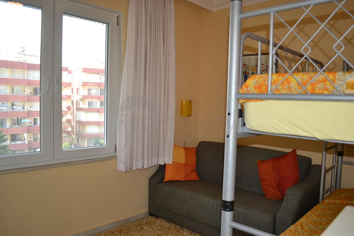 Трёхкомнатная квартира на первой береговой линии