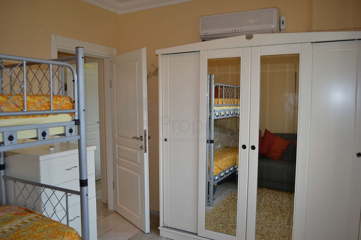 Трёхкомнатная квартира на первой береговой линии