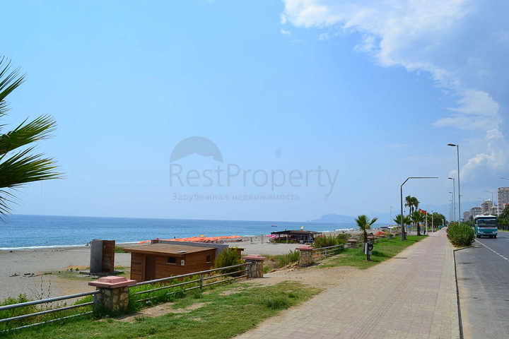 Трёхкомнатная квартира на первой береговой линии