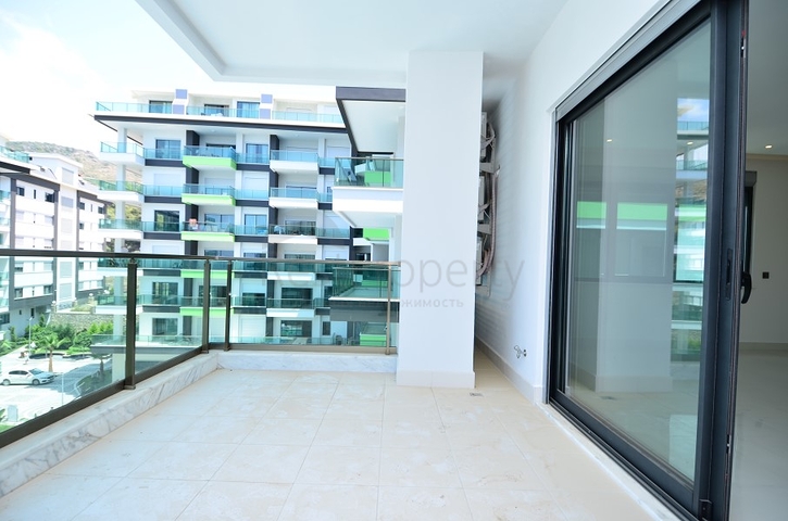 Новая трехкомнатная квартира в комплексе класса люкс