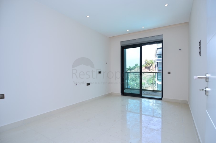 Новая трехкомнатная квартира в комплексе класса люкс