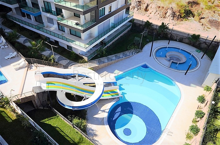 Новая трехкомнатная квартира в комплексе класса люкс