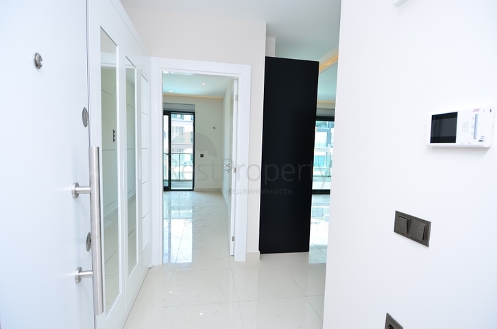 Новая трехкомнатная квартира в комплексе класса люкс