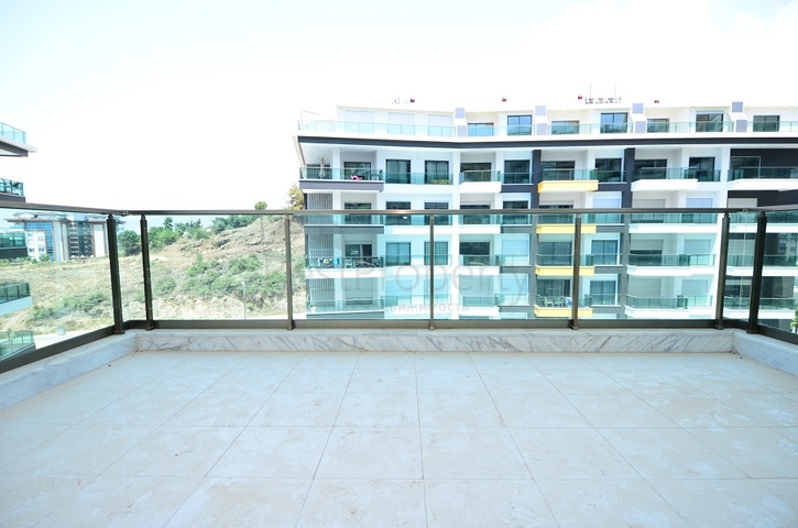 Новая трехкомнатная квартира в комплексе класса люкс