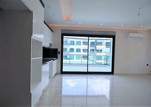 Новая трехкомнатная квартира в комплексе класса люкс