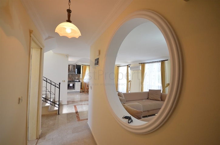 Трёхэтажная вилла с частным бассейном