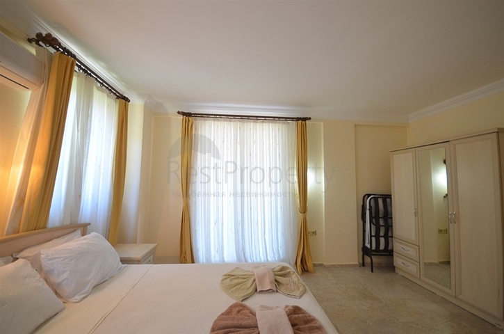 Трёхэтажная вилла с частным бассейном