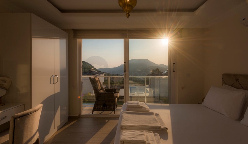 Вилла с частным бассейном и садом в Оваджик