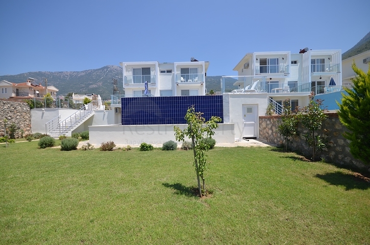 Вилла с частным бассейном и садом в Оваджик