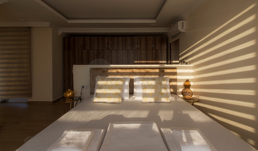 Вилла с частным бассейном и садом в Оваджик