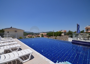 Вилла с частным бассейном и садом в Оваджик