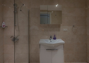 Вилла с частным бассейном и садом в Оваджик