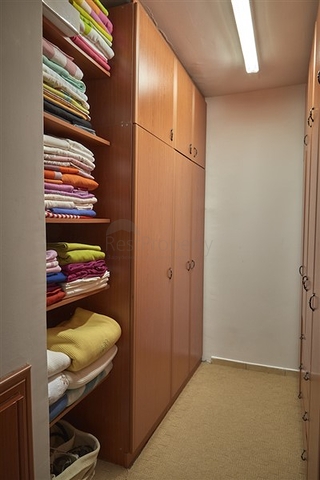 Элитный трехэтажный особняк в Измире