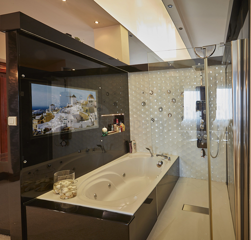 Элитный трехэтажный особняк в Измире