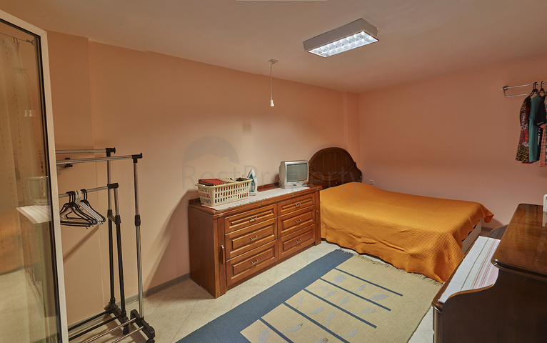 Элитный трехэтажный особняк в Измире