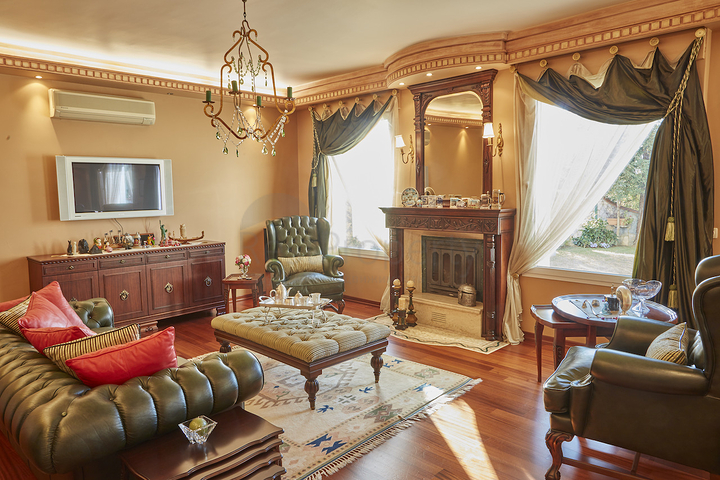 Элитный трехэтажный особняк в Измире