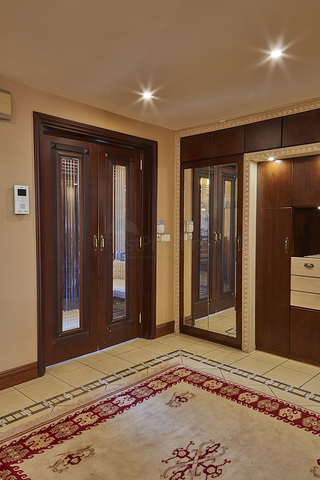 Элитный трехэтажный особняк в Измире