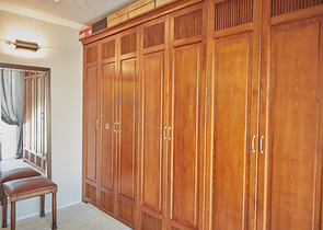 Элитный трехэтажный особняк в Измире