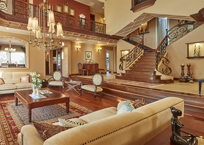 Элитный трехэтажный особняк в Измире