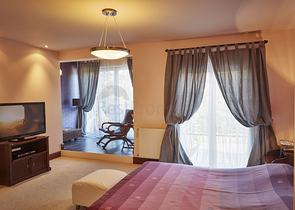 Элитный трехэтажный особняк в Измире