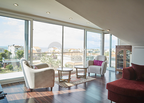 Элитный трехэтажный особняк в Измире