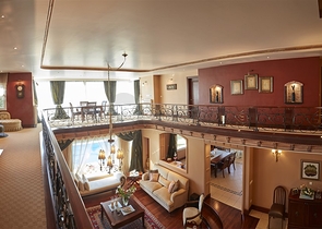 Элитный трехэтажный особняк в Измире