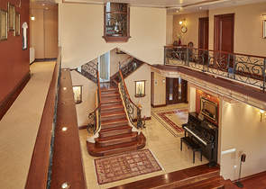 Элитный трехэтажный особняк в Измире