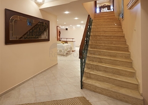 Элитный трехэтажный особняк в Измире