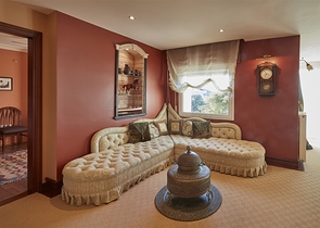 Элитный трехэтажный особняк в Измире