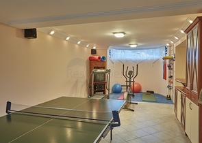 Элитный трехэтажный особняк в Измире