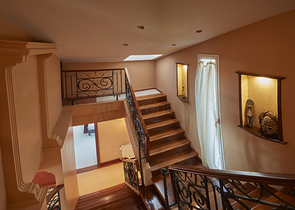 Элитный трехэтажный особняк в Измире