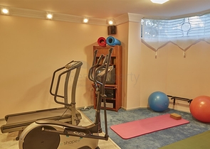 Элитный трехэтажный особняк в Измире