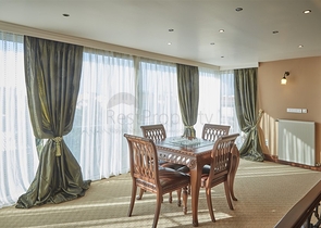 Элитный трехэтажный особняк в Измире