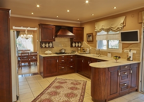 Элитный трехэтажный особняк в Измире