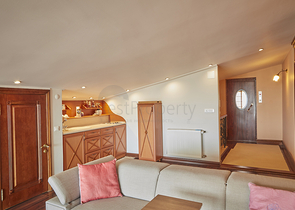 Элитный трехэтажный особняк в Измире