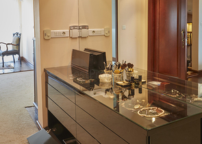 Элитный трехэтажный особняк в Измире