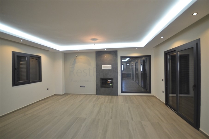 Трехэтажная вилла в Оваджике