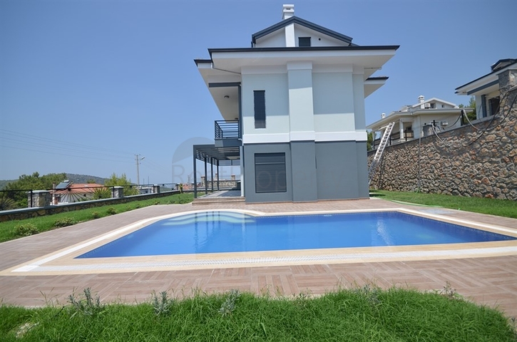 Трехэтажная вилла в Оваджике