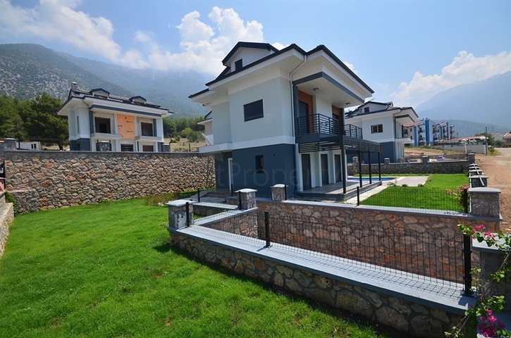 Трехэтажная вилла в Оваджике