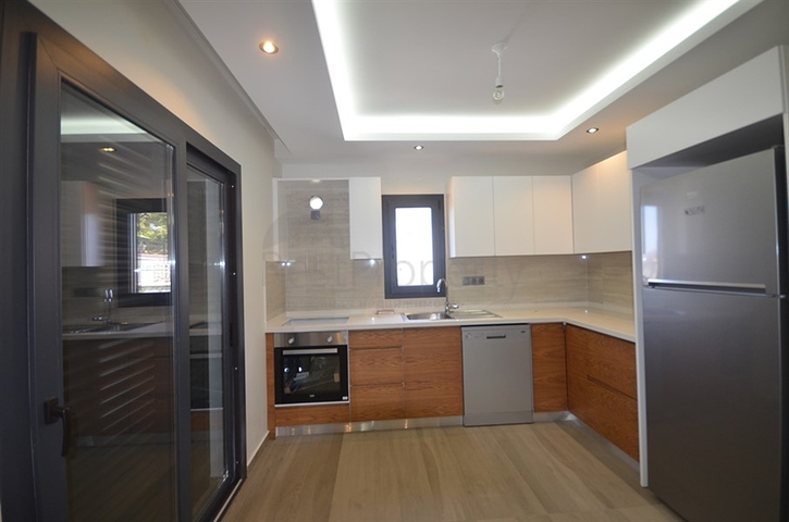 Трехэтажная вилла в Оваджике