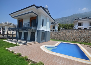 Трехэтажная вилла в Оваджике