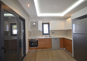 Трехэтажная вилла в Оваджике