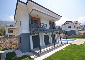 Трехэтажная вилла в Оваджике