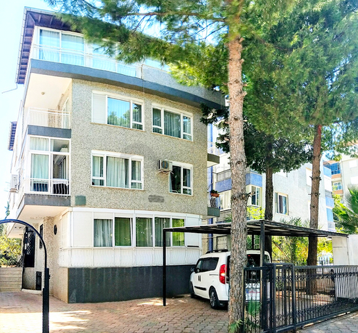 Квартира-дуплекс 2+1 с мебелью 100 м до моря в Анталии