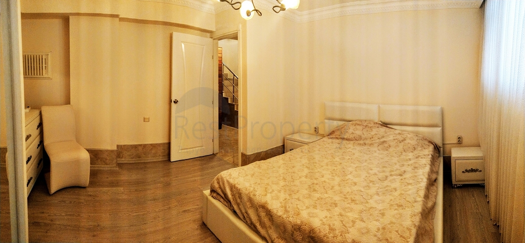 Квартира-дуплекс 2+1 с мебелью 100 м до моря в Анталии