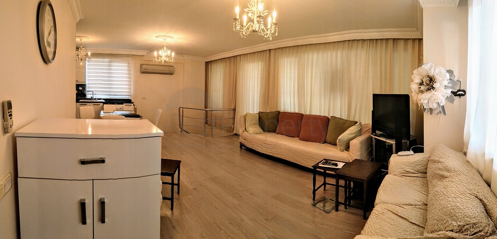 Квартира-дуплекс 2+1 с мебелью 100 м до моря в Анталии