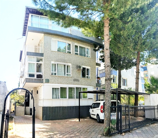 Квартира-дуплекс 2+1 с мебелью 100 м до моря в Анталии