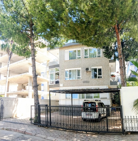 Квартира-дуплекс 2+1 с мебелью 100 м до моря в Анталии