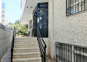 Квартира-дуплекс 2+1 с мебелью 100 м до моря в Анталии