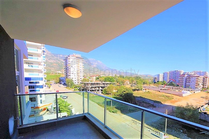 Уютная квартира 1+1 в современном комплексе в Махмутларе